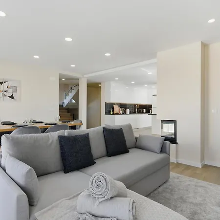 Mico's House - With Private Pool Villa