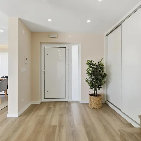 Mico's House - With Private Pool Villa